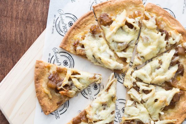 Chicken Flatbread Pizza with Apple Caramelized Onion Spread is the best easy recipe for entertainment. We made the Chicken Flatbread Pizza with the Apple Caramelized Onion Spread, price $9.99. Find this product and other recipes at Spoonabilities.com