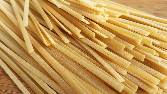 Closeup of strands of bronze-drawn durum wheat semolina pasta. (Photo by Popo le Chien via Wikimedia Commons)